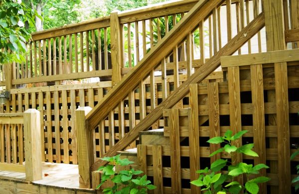 Deck Lattice Placement